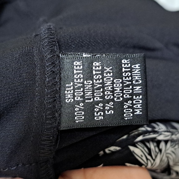 Adrianna Papell Black/White Ruffled Ruched Formal Dress. Size 14 Petite - Picture 11 of 11